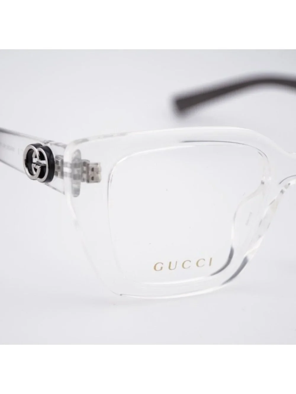 Gucci authentic gg2028o